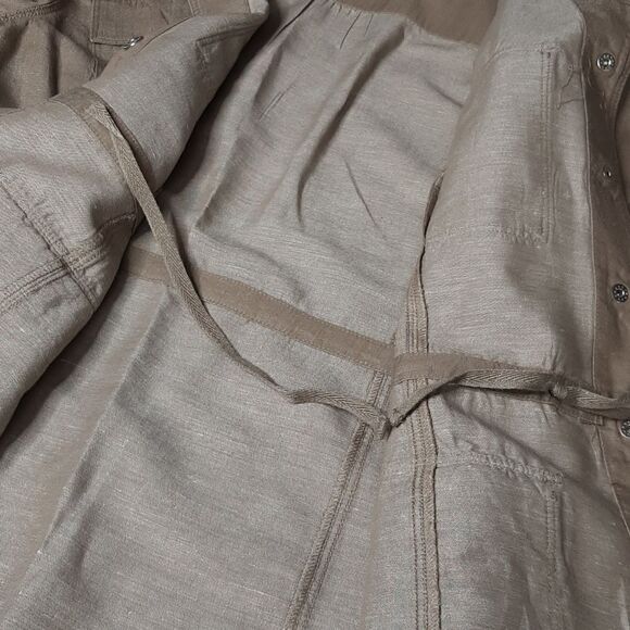 Cato Tan Clasp Button Down Shirt with  Drawstring Synch Waist - Picture 10 of 11